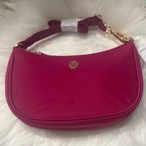 🍋 LULULEMON City Essentials Mini Shoulder Bag 1L * Berry Rumble NWT